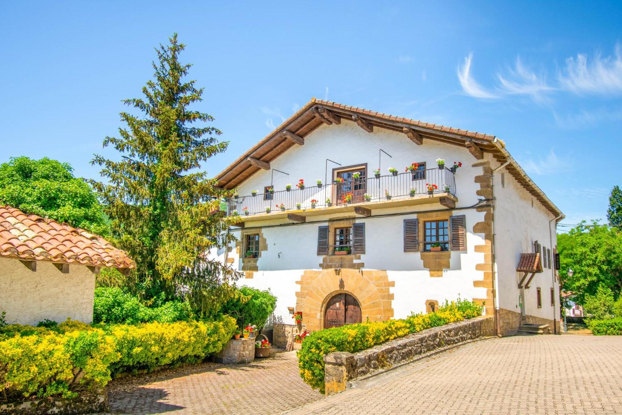Casa Rural Arotzenia, Hogar Rustico En Pleno Valle De La Ulzama Lizaso Exterior photo