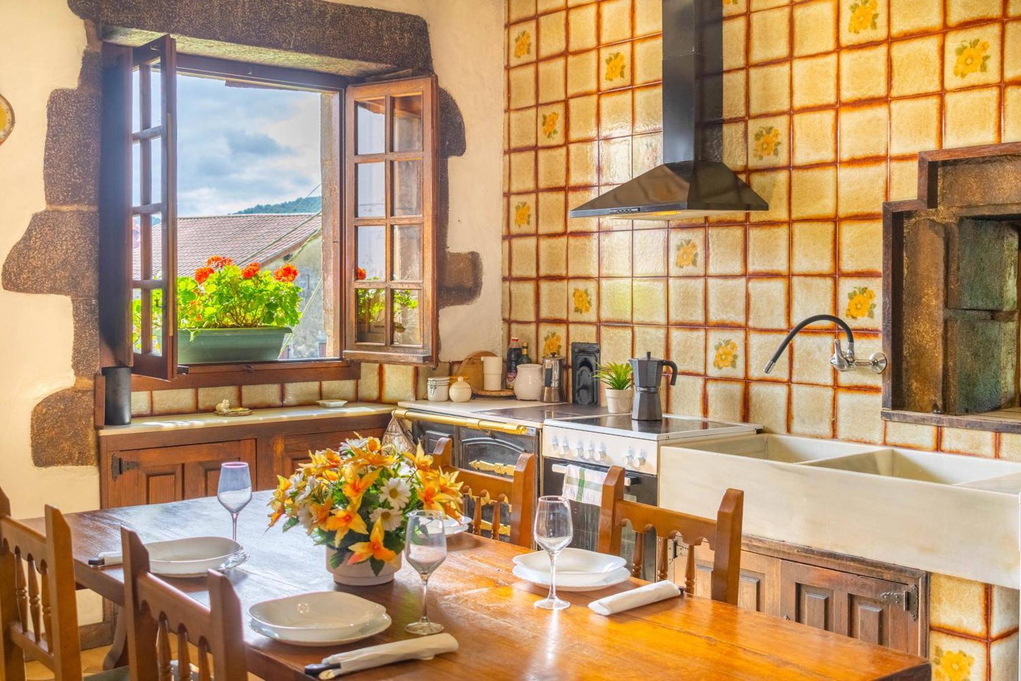 Casa Rural Arotzenia, Hogar Rustico En Pleno Valle De La Ulzama Lizaso Exterior photo