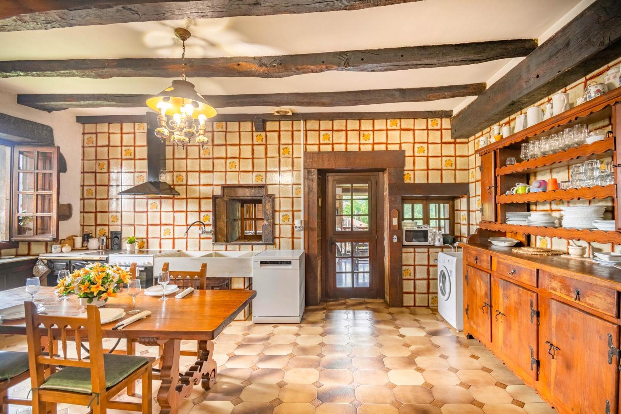 Casa Rural Arotzenia, Hogar Rustico En Pleno Valle De La Ulzama Lizaso Exterior photo