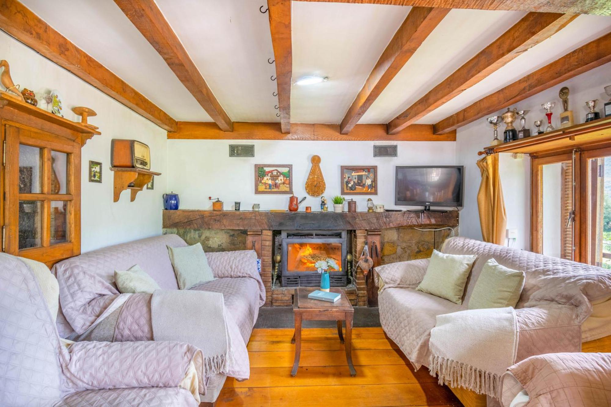 Casa Rural Arotzenia, Hogar Rustico En Pleno Valle De La Ulzama Lizaso Exterior photo
